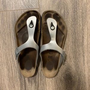 Silver Gizeh Birkenstocks